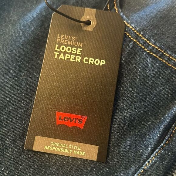NWT Levi’s Premium Loose Taper Crop Dark Wash 29 - Picture 3 of 12